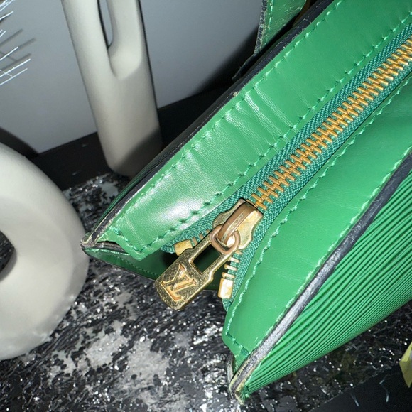 Louis Vuitton Epi - Picture 6 of 11